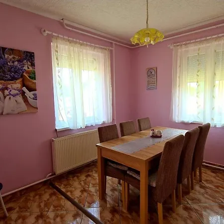 Veronika Pensionat Dravatamasi